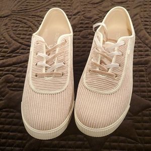 TOMS women's tennis shoes